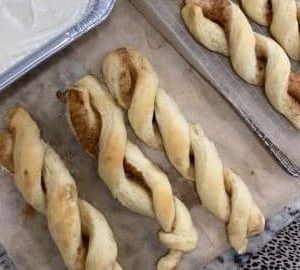 If you love cinnamon rolls, this recipe is a must try.